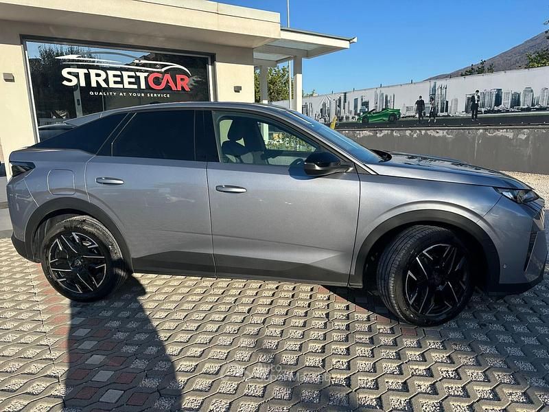 Usata Peugeot 3008 Allure 136 CV (100 kW) 2025 Argento SUV