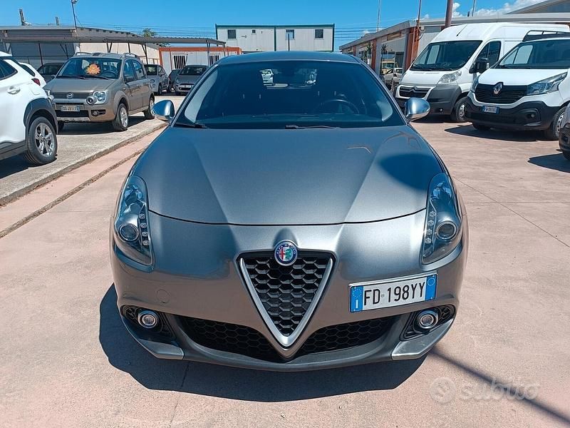 Usata Alfa Romeo Giulietta Super 120 CV (88 kW) 2016 Grigio Utilitaria