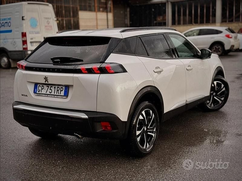 Usata Peugeot 2008 GT 130 CV (95 kW) 2023 Bianco SUV