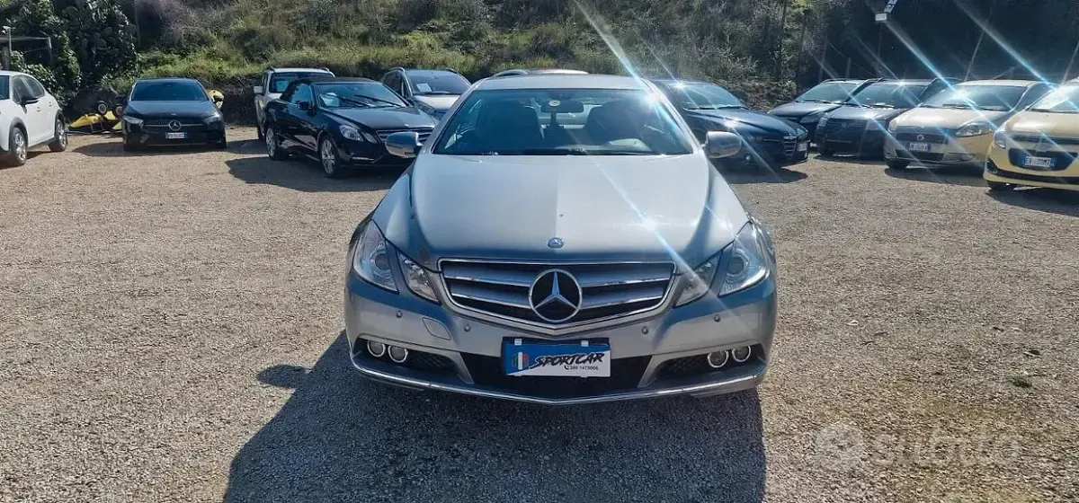 Usata Mercedes E350 231 CV (169 kW) 2009 Grigio Coupé