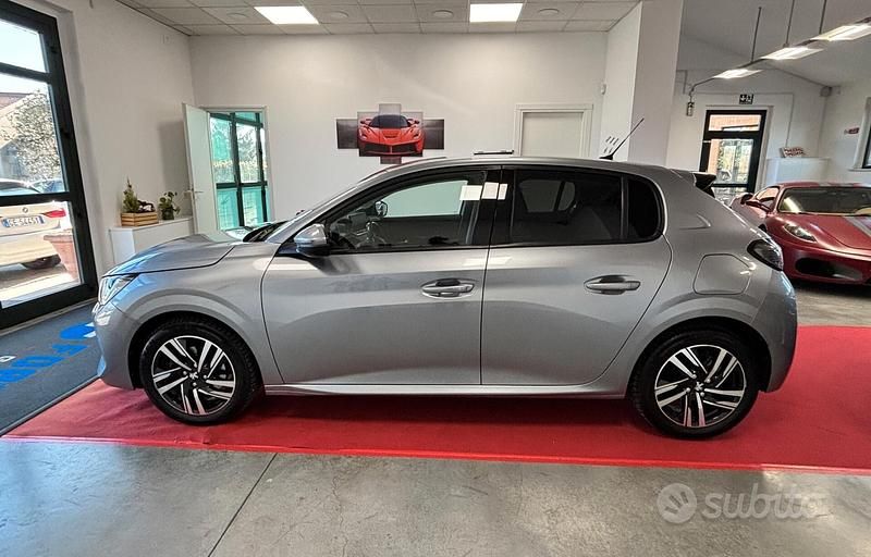 Usata Peugeot 208 Allure 101 CV (74 kW) 2020 Grigio Utilitaria