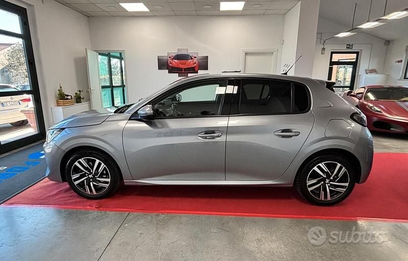 Usata Peugeot 208 Allure 102 CV (75 kW) 2020 Grigio Utilitaria