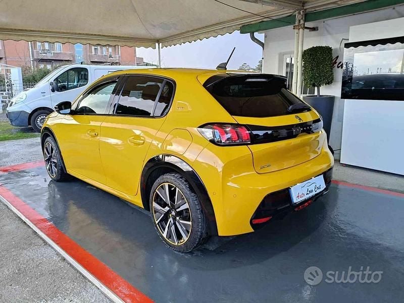 Usata Peugeot 208 GT 102 CV (75 kW) 2022 Giallo Utilitaria