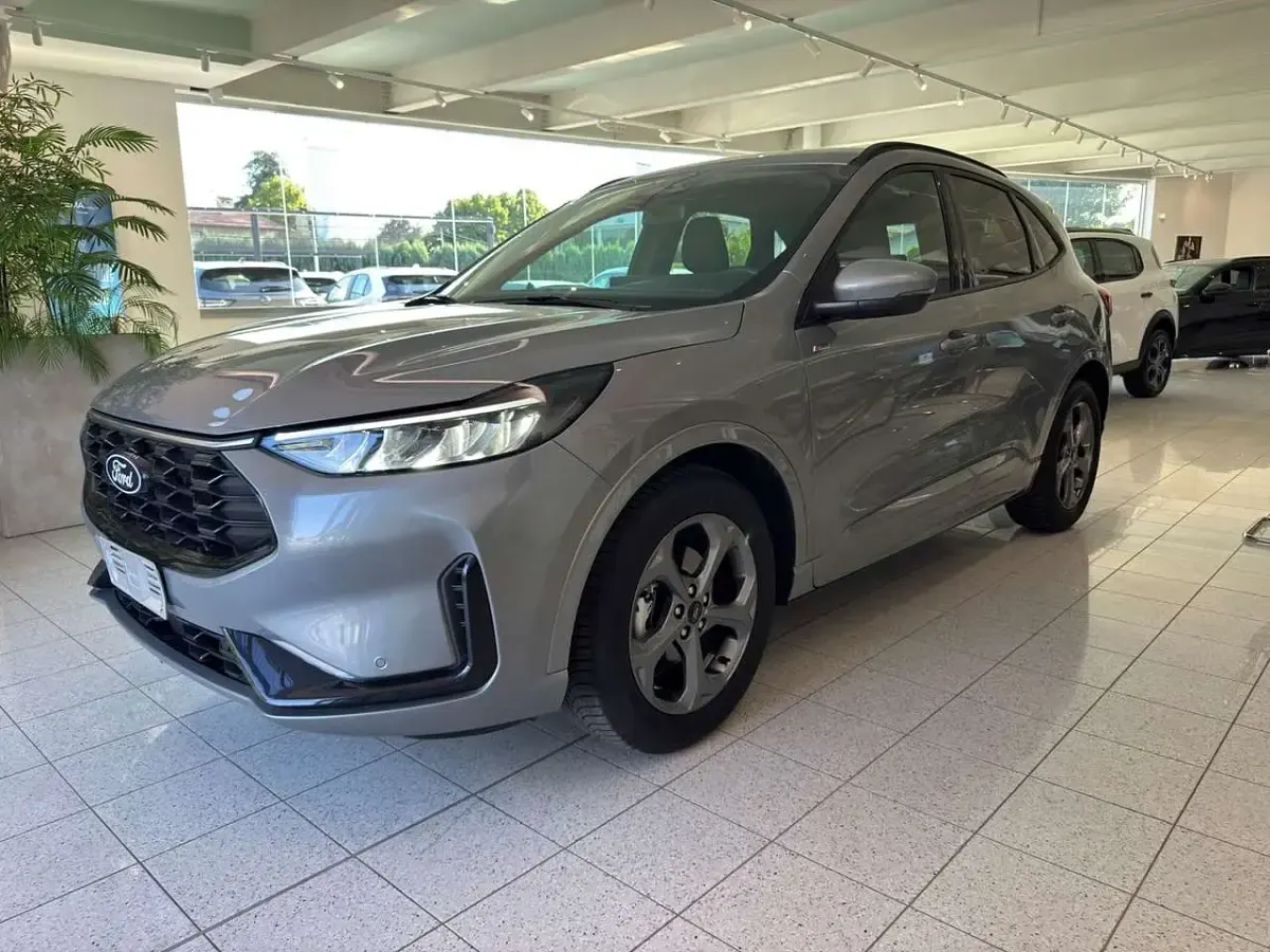 Usata Ford Kuga ST-Line 151 CV (111 kW) 2025 SUV