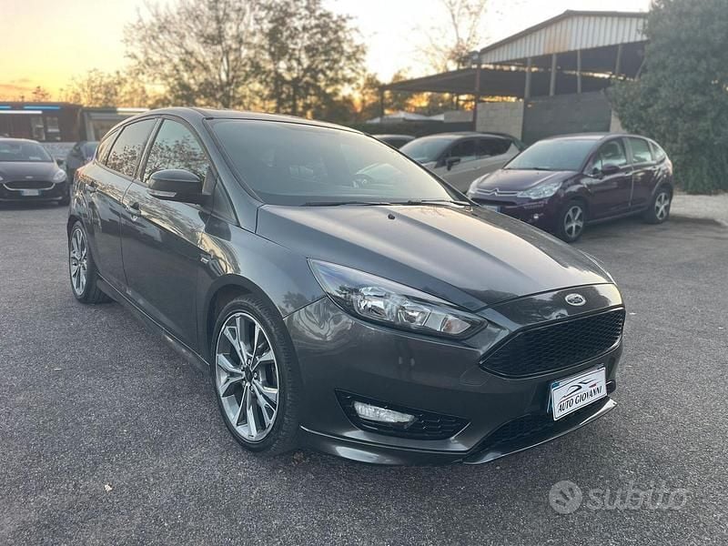 Usata Ford Focus ST 185 CV (136 kW) 2017 Grigio Berlina