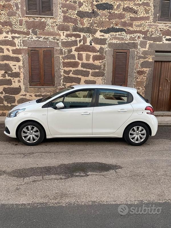 Usata Peugeot 208 82 CV (60 kW) 2017 Bianco Utilitaria
