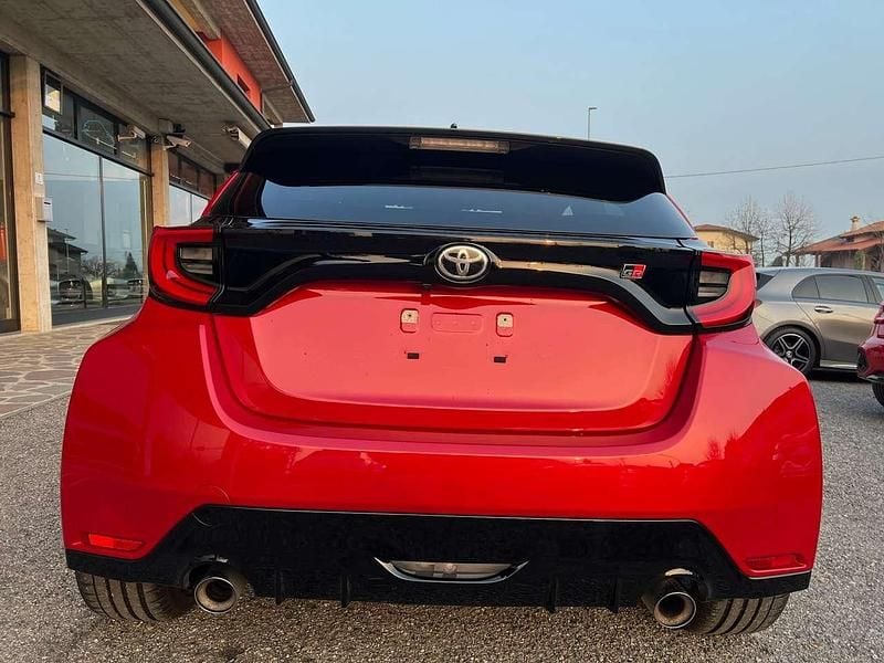 Usata Toyota Yaris 261 CV (191 kW) 2024 Rosso Utilitaria