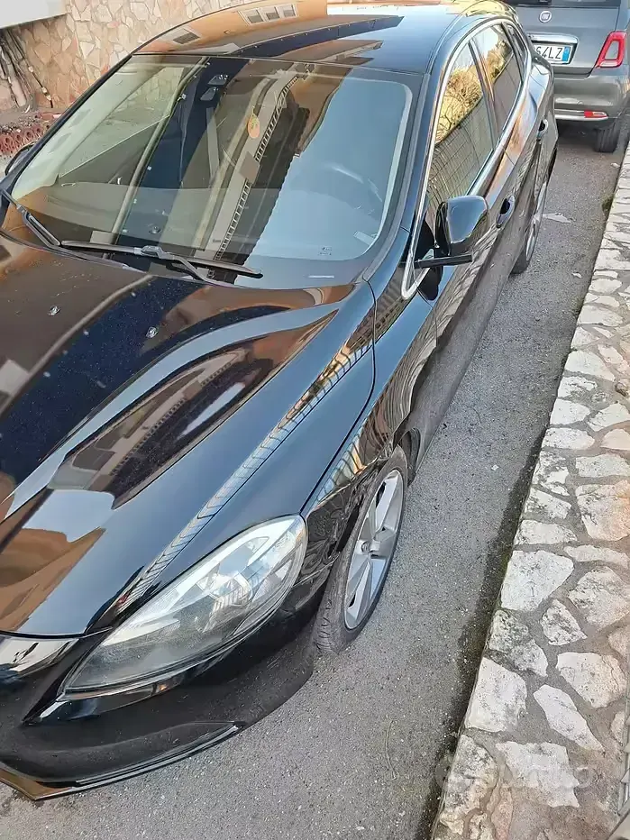 Usata Volvo V40 115 CV (84 kW) 2012 Utilitaria