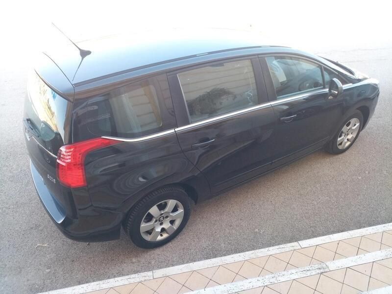 Usata Peugeot 5008 Premium 120 CV (88 kW) 2015 Nero Monovolume