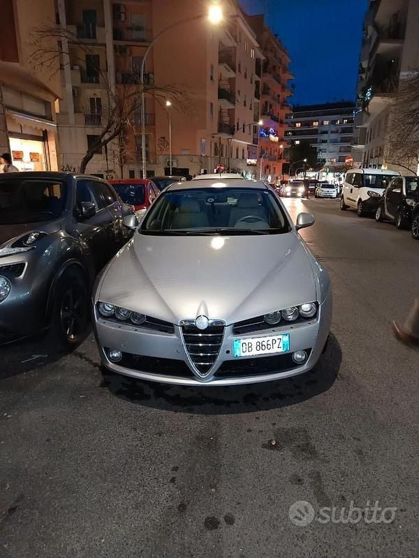 Usata Alfa Romeo 159 140 CV (102 kW) 2006 Grigio Berlina