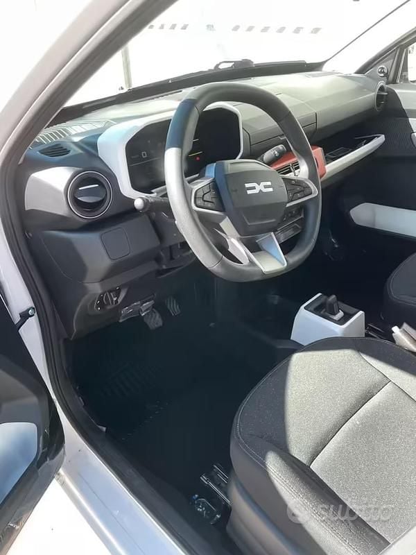 Usata Dacia Spring 47 kW (65 CV) 2025 Utilitaria