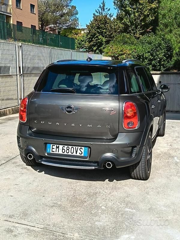 Marrone Usata 2012 Mini Cooper Countryman SUV | 8900 € (Cara) - Immagine 1/4