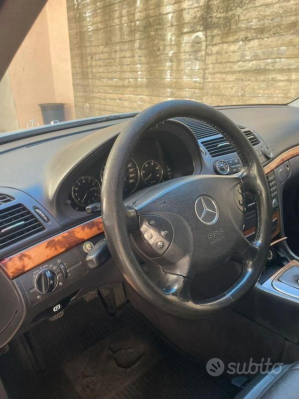 Usata Mercedes E270 2003 Grigio Berlina