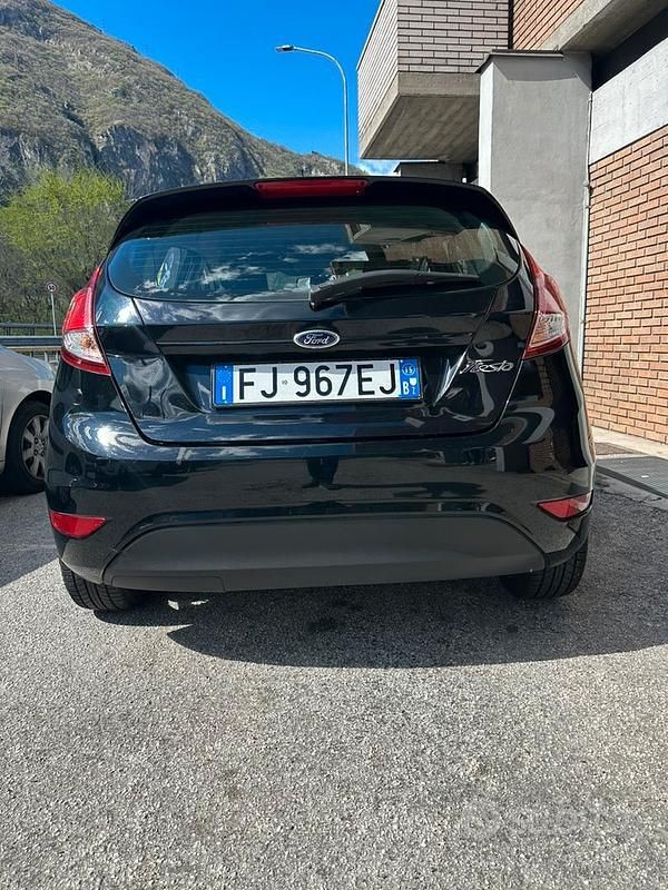 Usata Ford Fiesta 2015 Nero Berlina