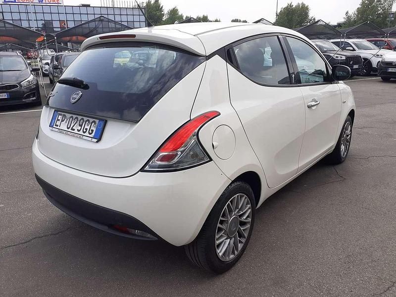 Usata Lancia Ypsilon S 95 CV (69 kW) 2012 Bianco Utilitaria
