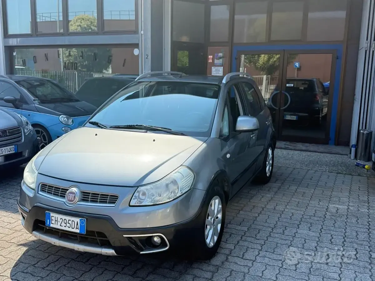 Usata Fiat Sedici Emotion 120 CV (88 kW) 2011 SUV