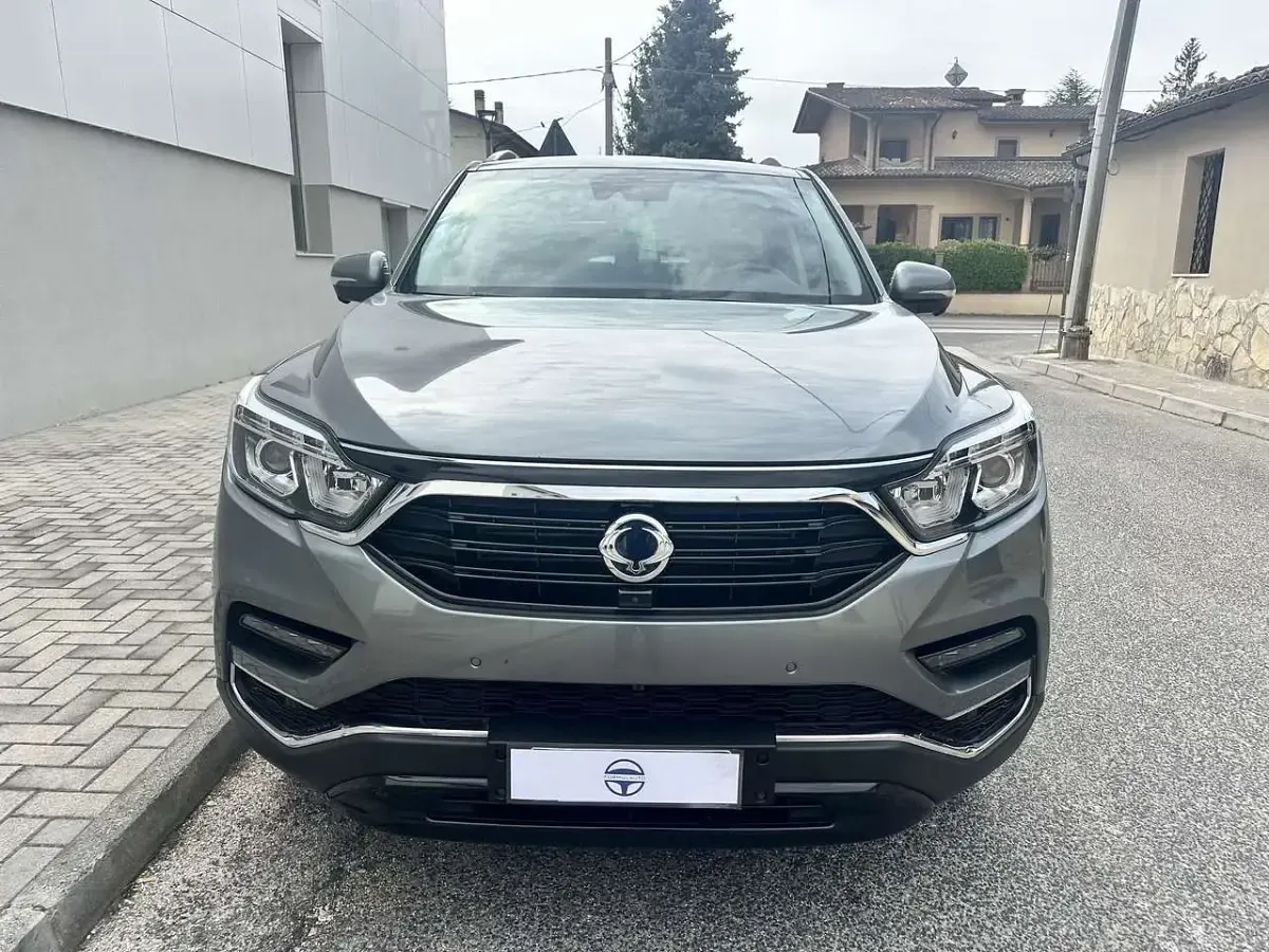 Usata SsangYong Rexton 181 CV (133 kW) 2019 Grigio SUV