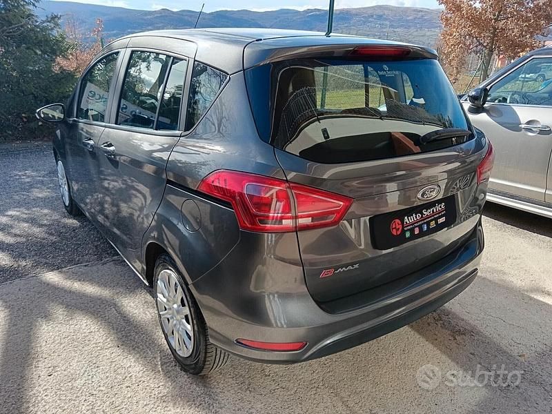 Usata Ford B-MAX Business Edition 95 CV (69 kW) 2015 Grigio Monovolume