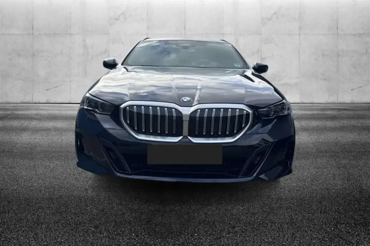 Usata BMW 520 M Sport 197 CV (144 kW) 2025 Nero Station wagon