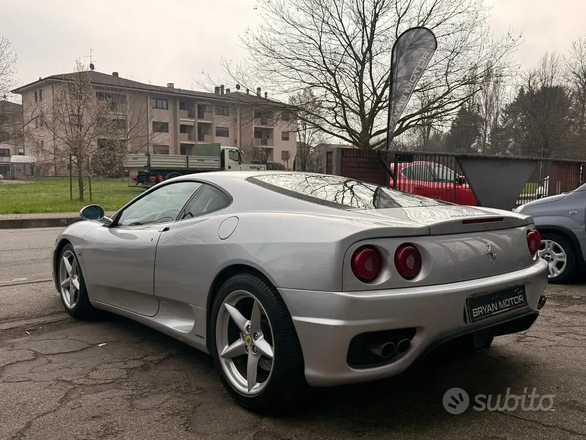 Usata Ferrari 360 400 CV (294 kW) 2002 Grigio Coupé
