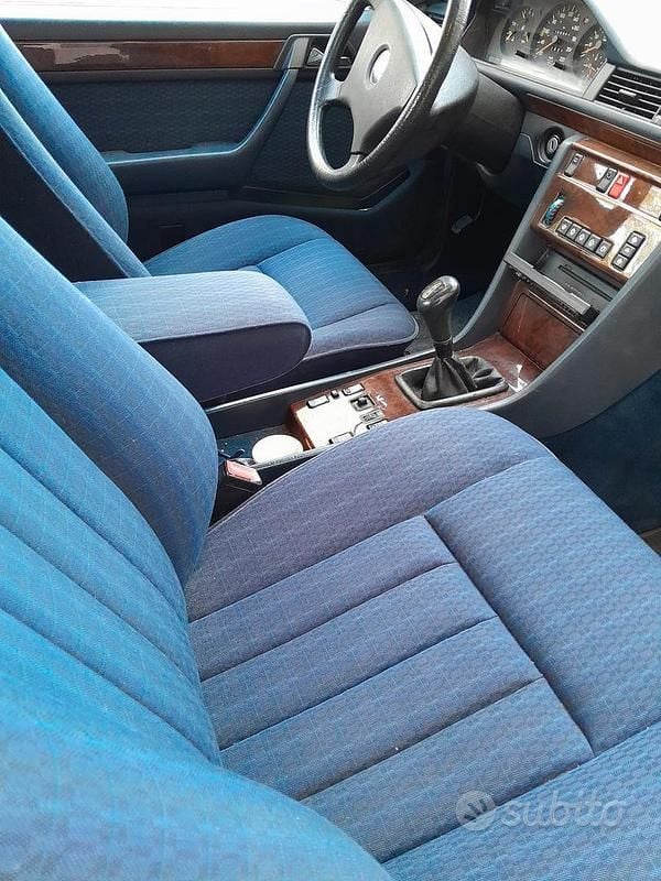 Käytetty Mercedes 200 105 HP (77 kW) 1992 Sininen Coupe - kaksiovinen