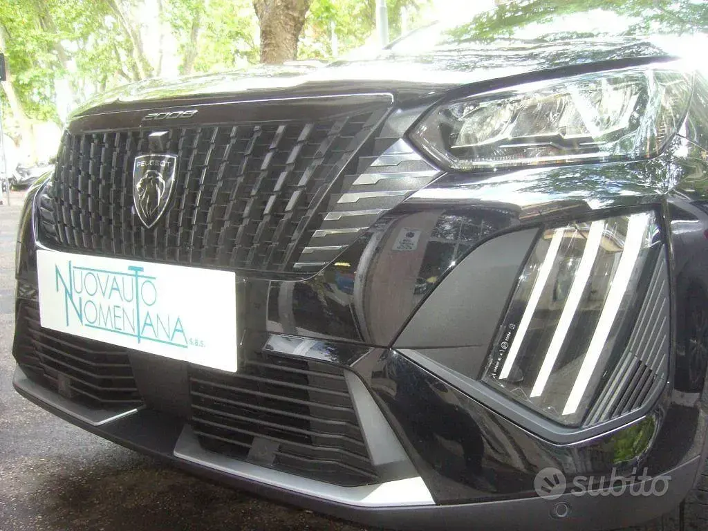 Usata Peugeot 2008 Allure 101 CV (74 kW) 2025 Nero SUV