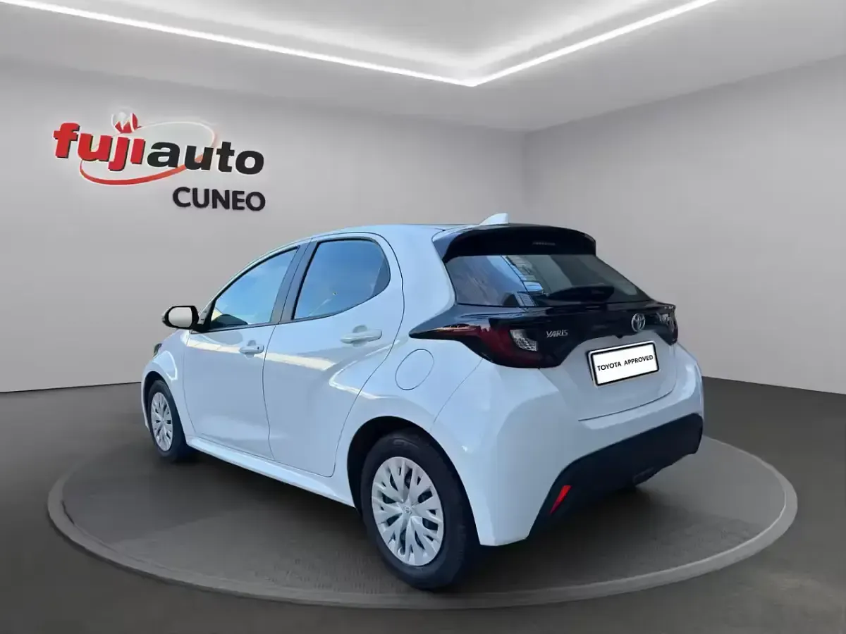 Usata Toyota Yaris Active 115 CV (84 kW) 2022 Bianco Utilitaria