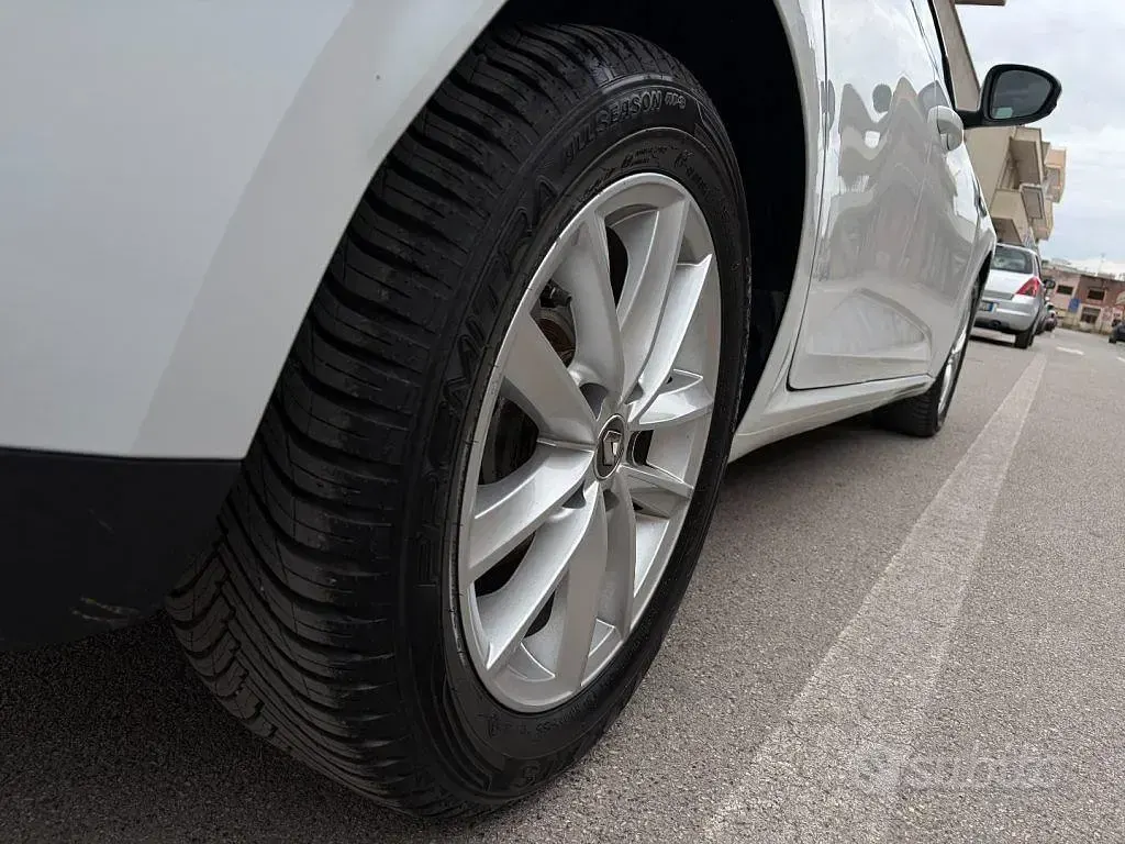 Usata Renault Mégane IV Business 116 CV (85 kW) 2019 Bianco Berlina