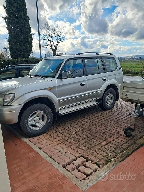 Usata Toyota Land Cruiser 125 CV (91 kW) 2000 Grigio Station wagon