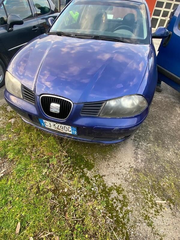 Blu Usata 2003 Seat Ibiza Tre volumi | 500 € (Super prezzo) - Immagine 1/2