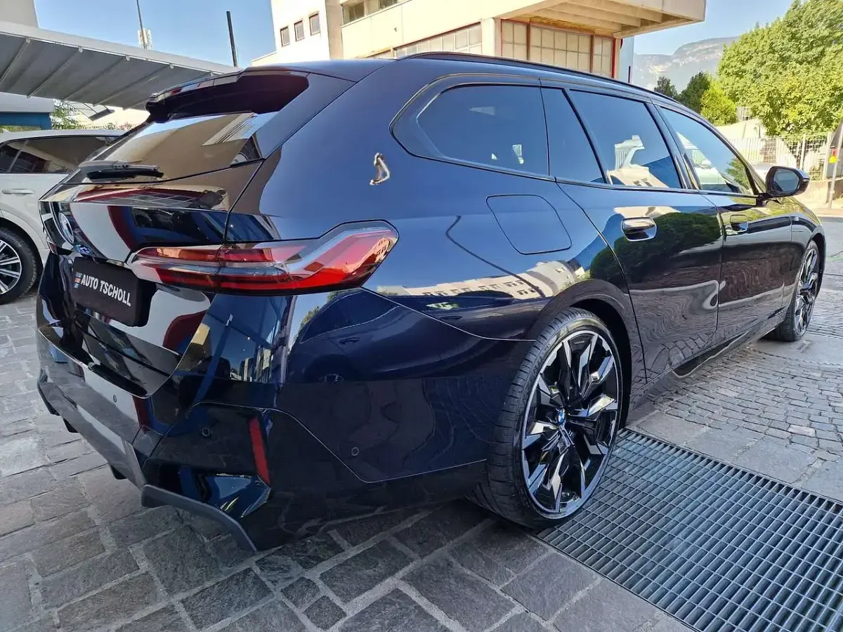 Usata BMW 540 M Sport 303 CV (222 kW) 2025 Carbonschwarz metallic Station wagon