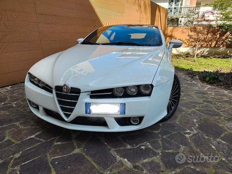 Usata Alfa Romeo Brera 200 CV (147 kW) 2010 Bianco Coupé