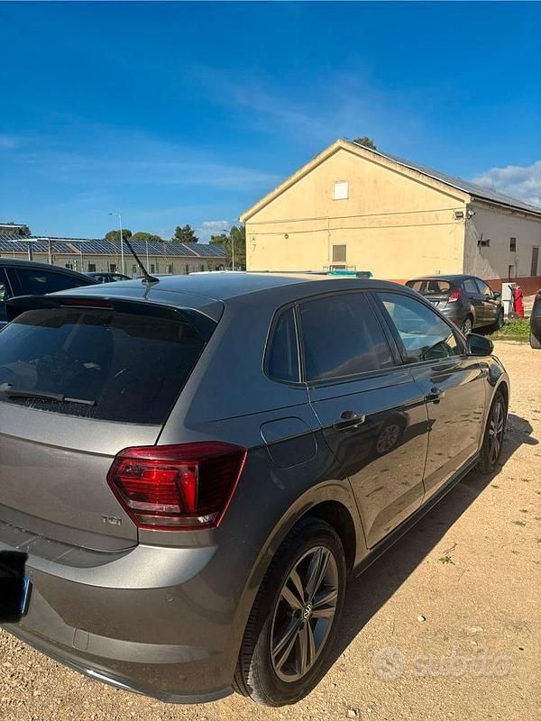 Usata VW Polo Comfortline 90 CV (66 kW) 2020 Grigio Berlina