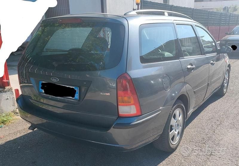 Usata Ford Focus 116 CV (85 kW) 2002 Grigio Station wagon