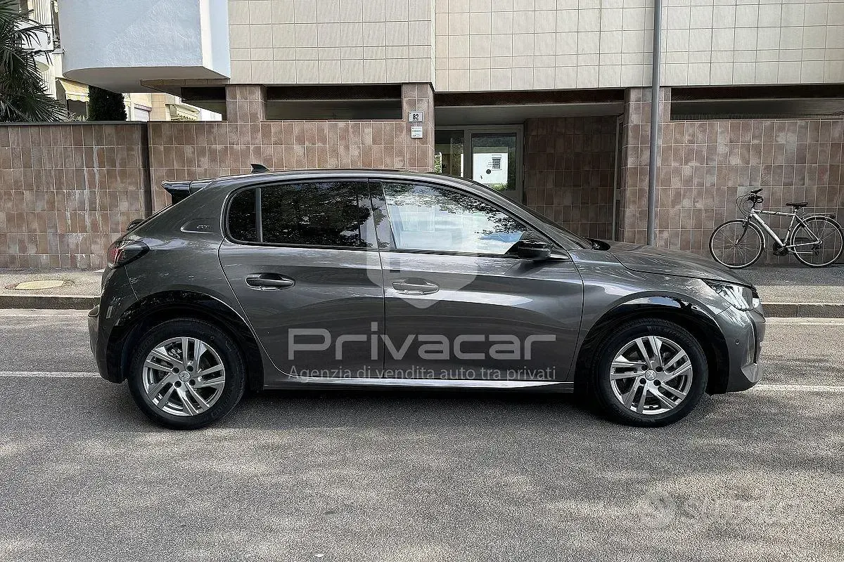 Usata Peugeot 208 GT 101 CV (74 kW) 2022 Grigio Utilitaria