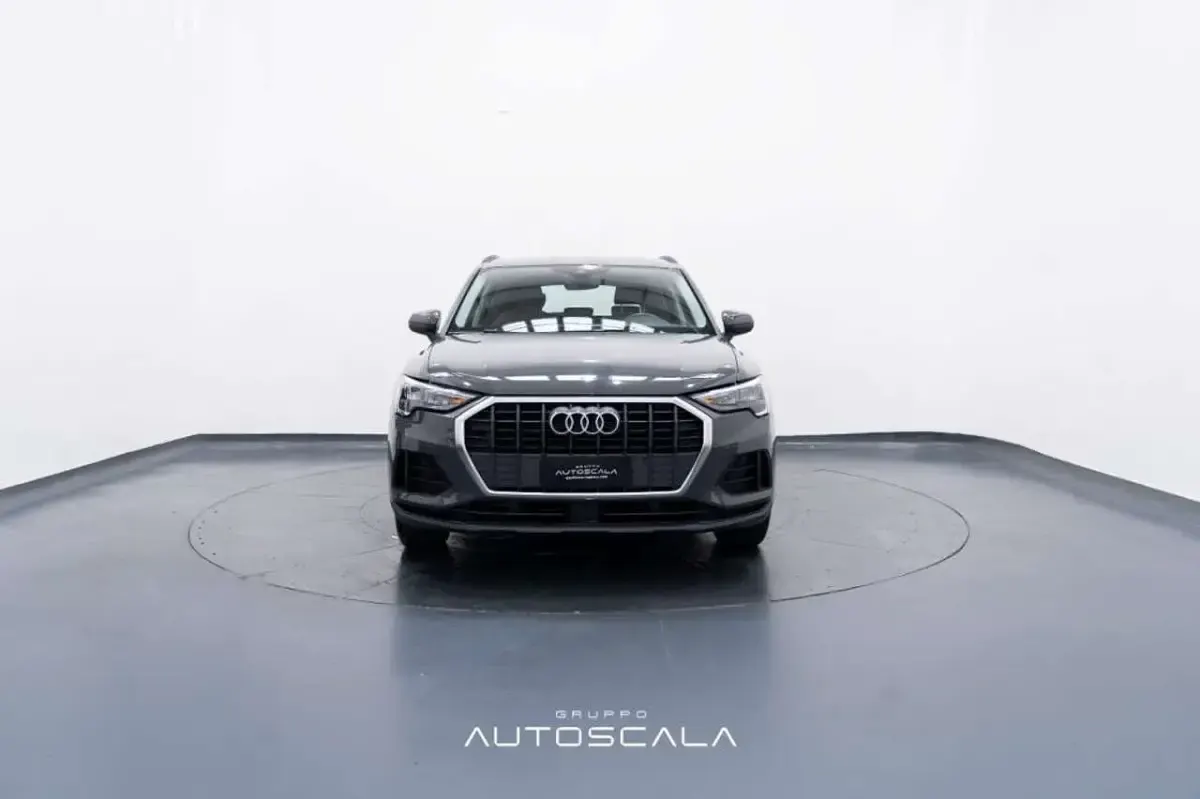 Käytetty Audi Q3 Advanced 150 HP (110 kW) 2021 Harmaa Katumaasturi