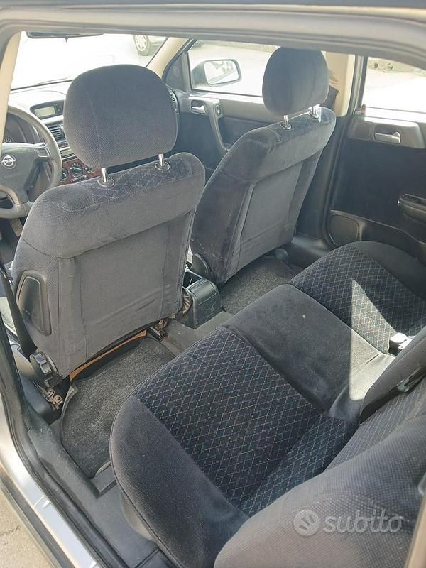 Usata Opel Astra 75 CV (55 kW) 2000 Grigio Station wagon