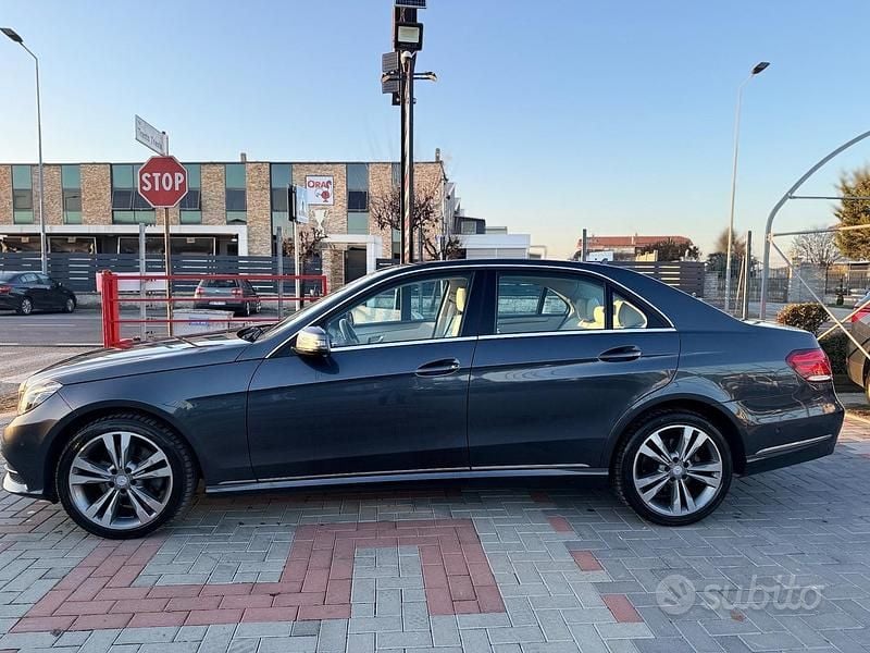 Usata Mercedes E350 Premium 252 CV (185 kW) 2014 Grigio Berlina