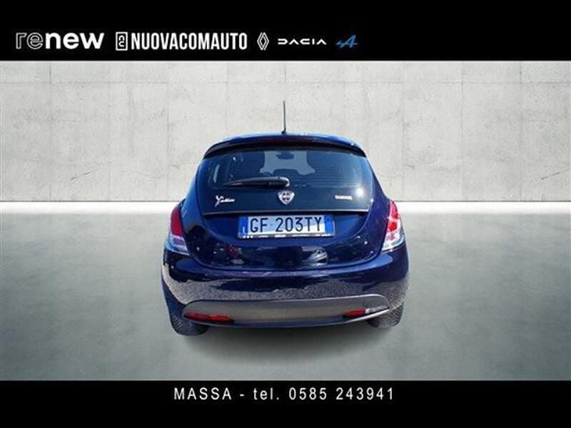 Usata Lancia Ypsilon Gold 70 CV (51 kW) 2021 Blu scuro Utilitaria