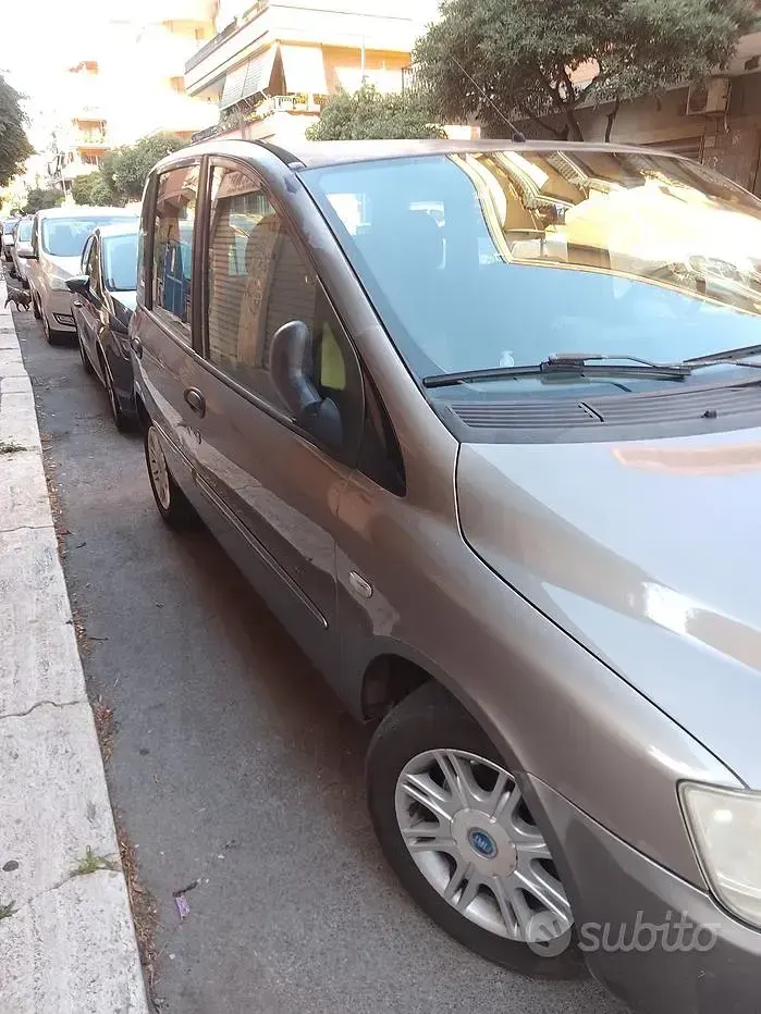 Usata Fiat Multipla 103 CV (75 kW) 2007 Marrone Monovolume