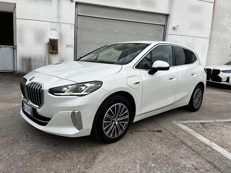 Usata BMW 225 iPerformance 135 CV (99 kW) 2022 Bianco Station wagon