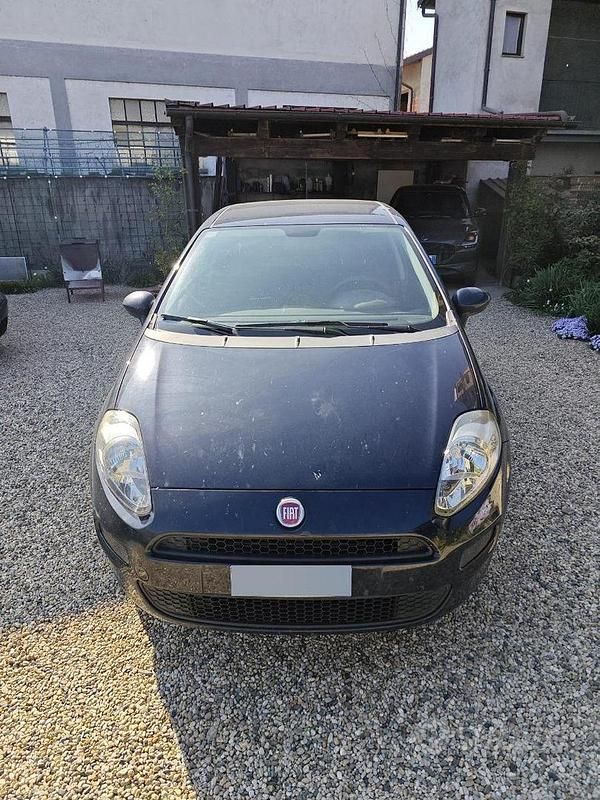 Usata Fiat Punto 77 CV (56 kW) 2015 Blu Utilitaria