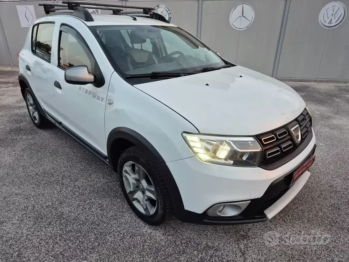 Usata Dacia Sandero Stepway 90 CV (66 kW) 2017 Bianco Berlina