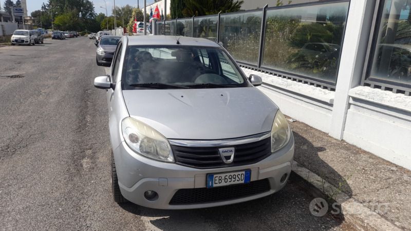Usata Dacia Sandero 70 CV (51 kW) 2009 Grigio Utilitaria