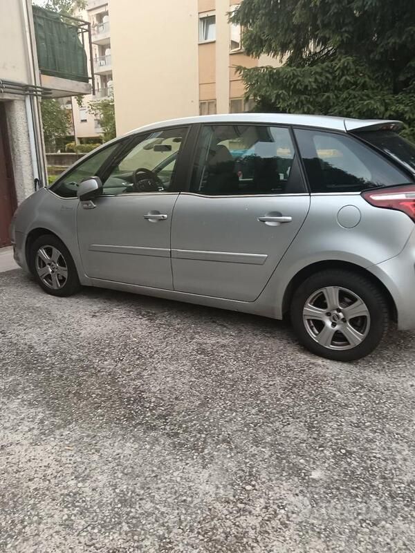 Argento Usata 2011 Citroën C4 Picasso Seduction Monovolume | 2500 € (Buon prezzo) - Immagine 1/4