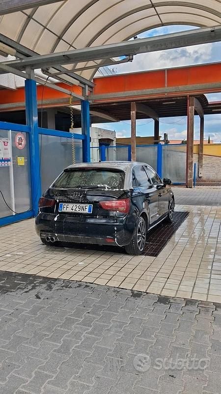 Usata Audi A1 105 CV (77 kW) 2014 Nero Utilitaria