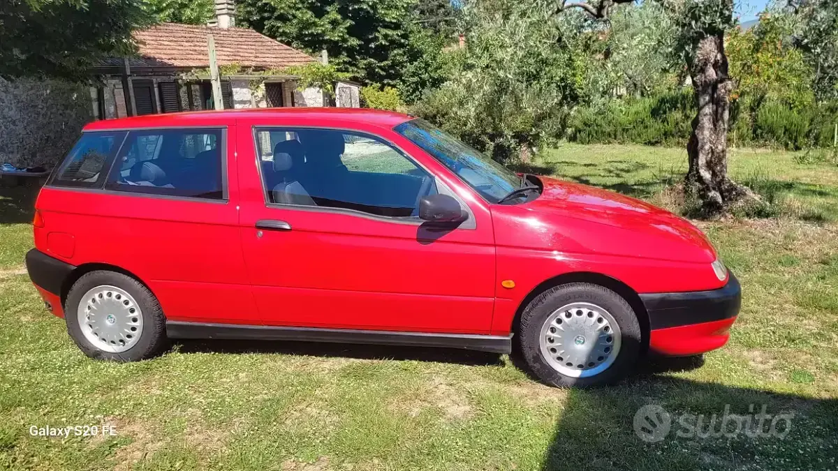 Usata Alfa Romeo 145 103 CV (75 kW) 1995 Rosso Utilitaria