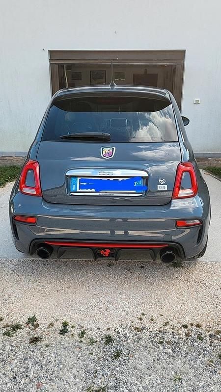 Usata Abarth 695 165 CV (121 kW) 2017 Grigio Utilitaria