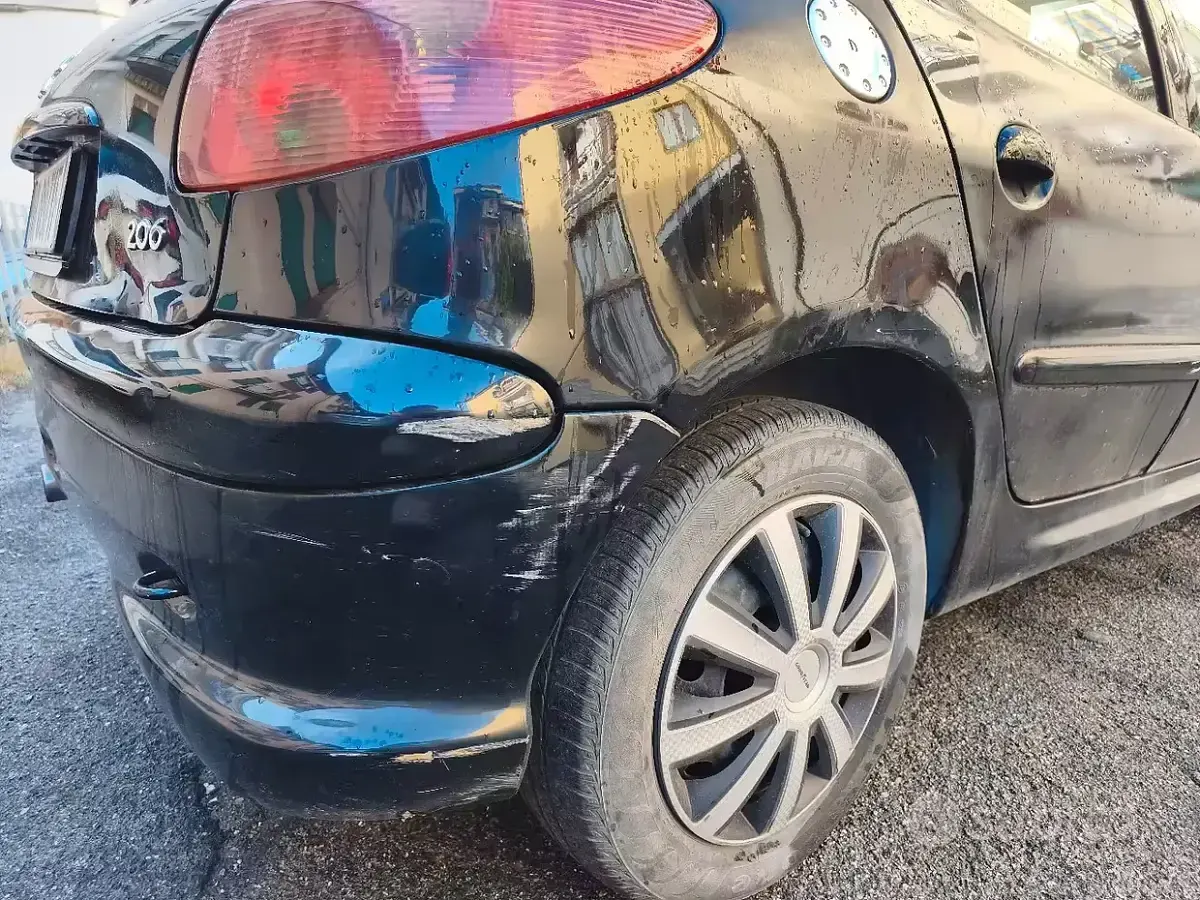 Usata Peugeot 206 75 CV (55 kW) 2008 Nero Utilitaria