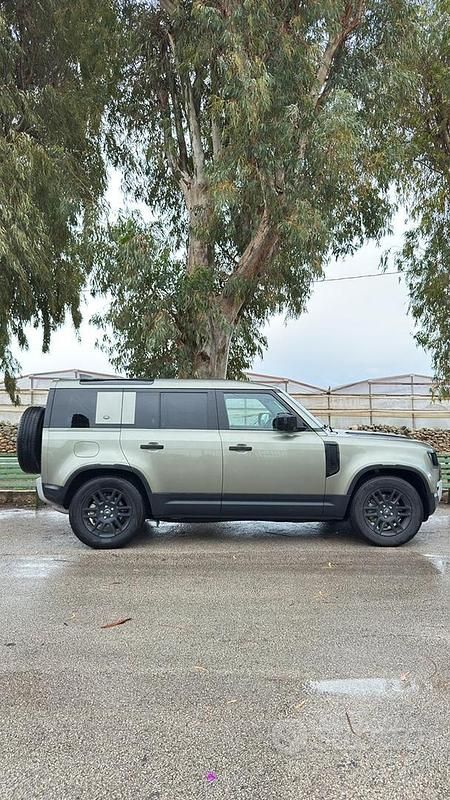 Usata Land Rover Defender S 241 CV (177 kW) 2021 Verde SUV